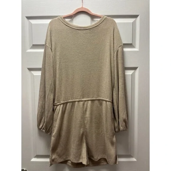 Odessa Balloon Sleeve Romper M/L NWT - Picture 1 of 3